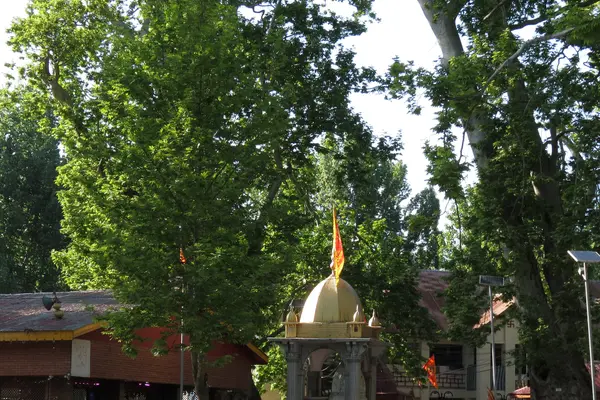Kheer Bhawani, Ksheer Bhawani or the Ragnya Devi temple side view