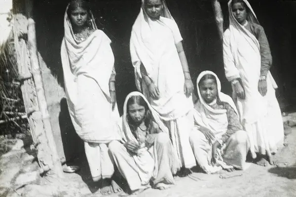 High caste women, Harkua, India, ca. 1915 (IMP-CSCNWW33-OS14-37)