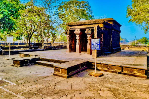 0010222 Tigowa temples site, Tigawan, Madhya Pradesh 008