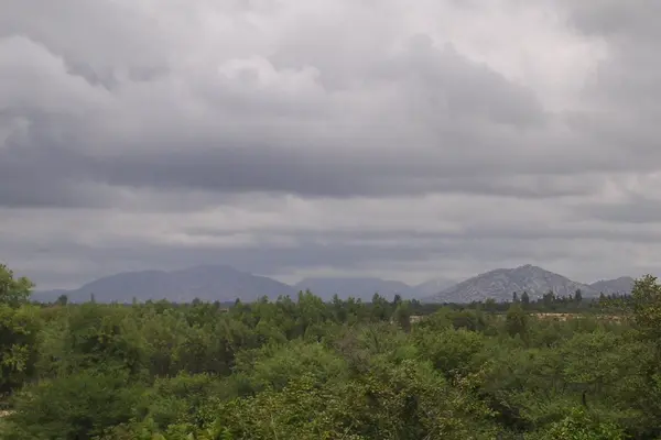 Shathashrunga grey sky