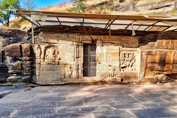 0112621 Cave 17, Udayagiri Caves, Vidisha district, Madhya Pradesh 012
